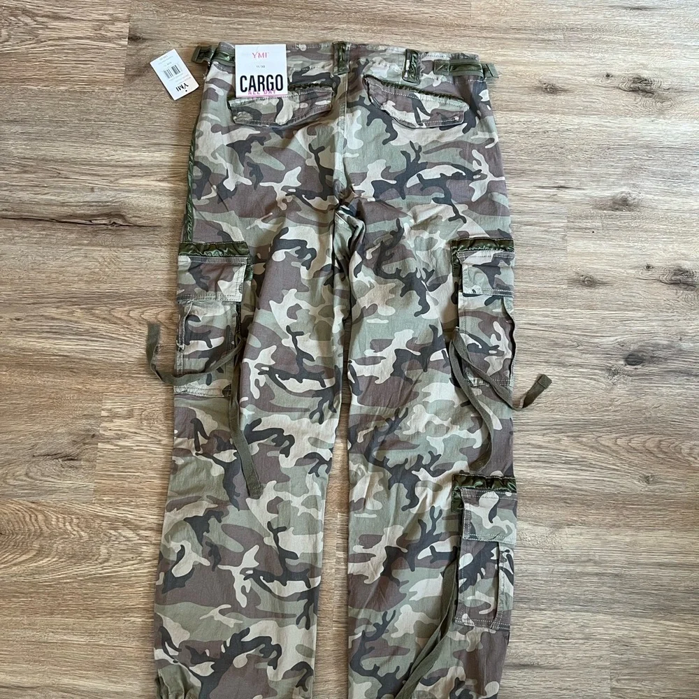 YMI Green and Brown Cargo Pants Relaxed Fit NWT Size 11/30 - Picture 8 of 8